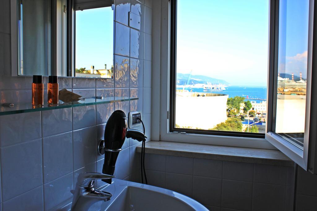 Hh Il Gabbiano Hotel La Spezia Bilik gambar